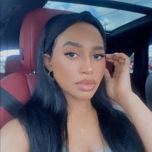 Meet your Posher, Whitney